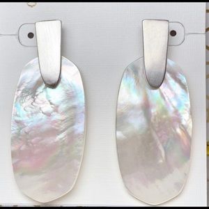 Kendra Scott Aragon White Pearl Earrings